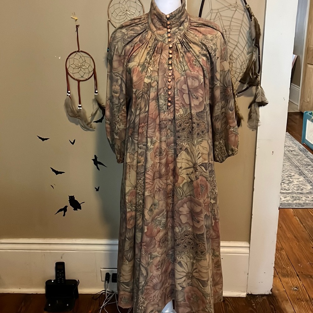 Act one. Vintage 60’s style dress/night wear.